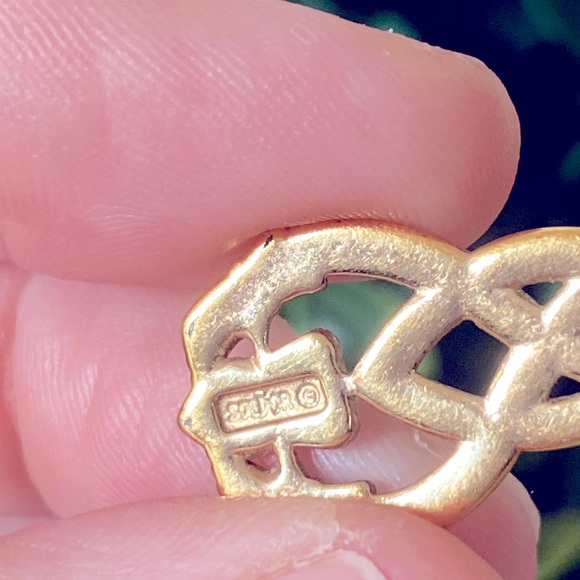 Vintage Sol Dor Gold tone clasp heart hand dangle earrings (#3) - Picture 3 of 4